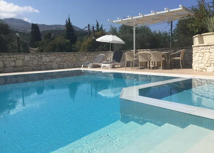 Petrino - Flat Location Within Kassiopi. Sleeps 8 Villa