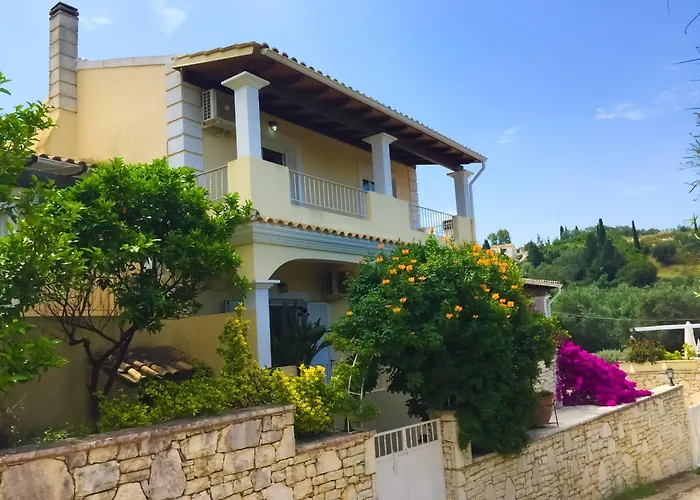 Villa Petrino - Flat Location Within Kassiopi. Sleeps 8